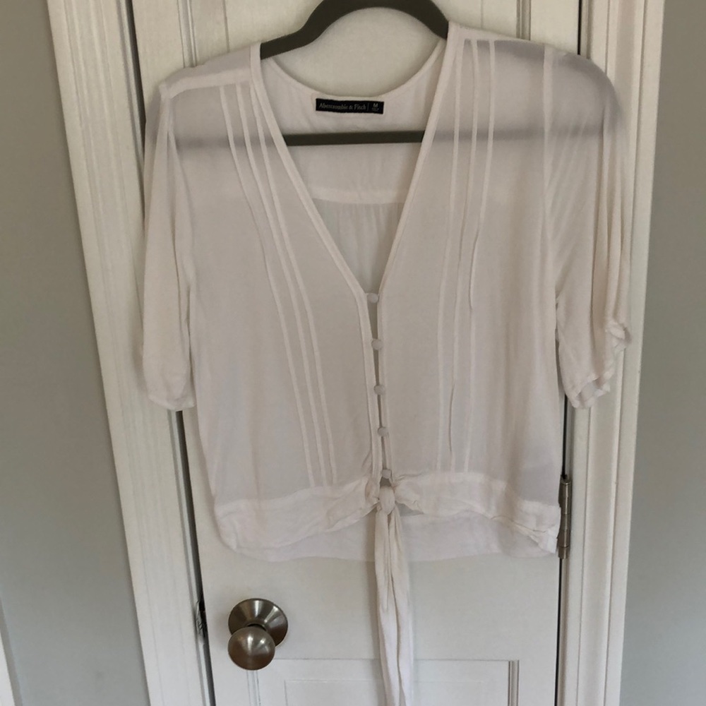 Abercrombie & Fitch white semi-sheer button-up crop top (M)
